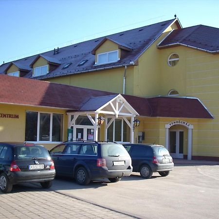 Bed and Breakfast Invest Vendeghaz Эгер Экстерьер фото